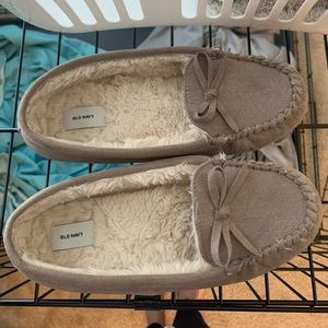 Old navy great condition house shoes